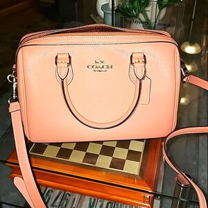 Coach handbag, gen cross grain leather. Great condition! $50 is as low as I go!